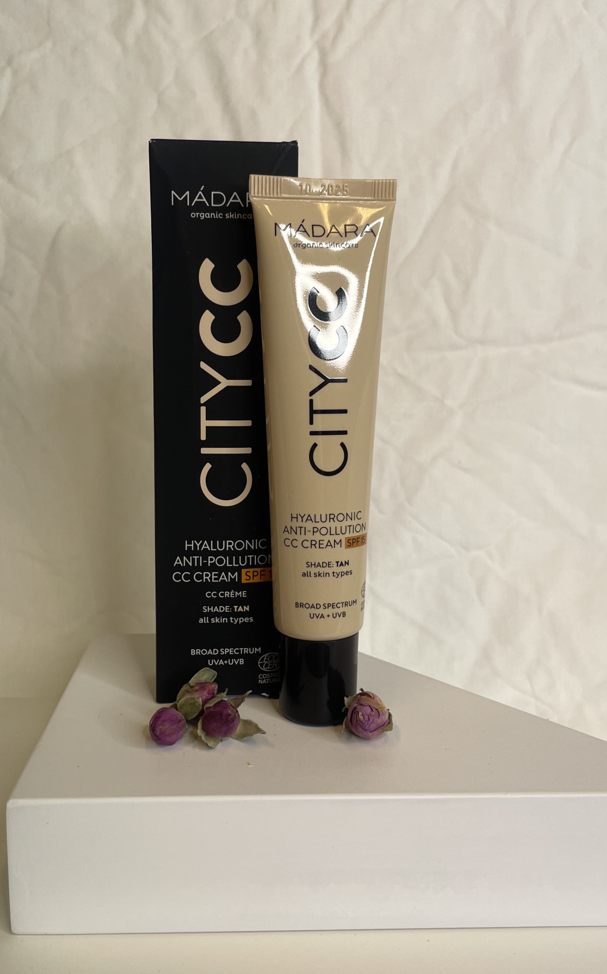 CITY CC Hyaluronic Anti-pollution CC cream SPF 15, TAN